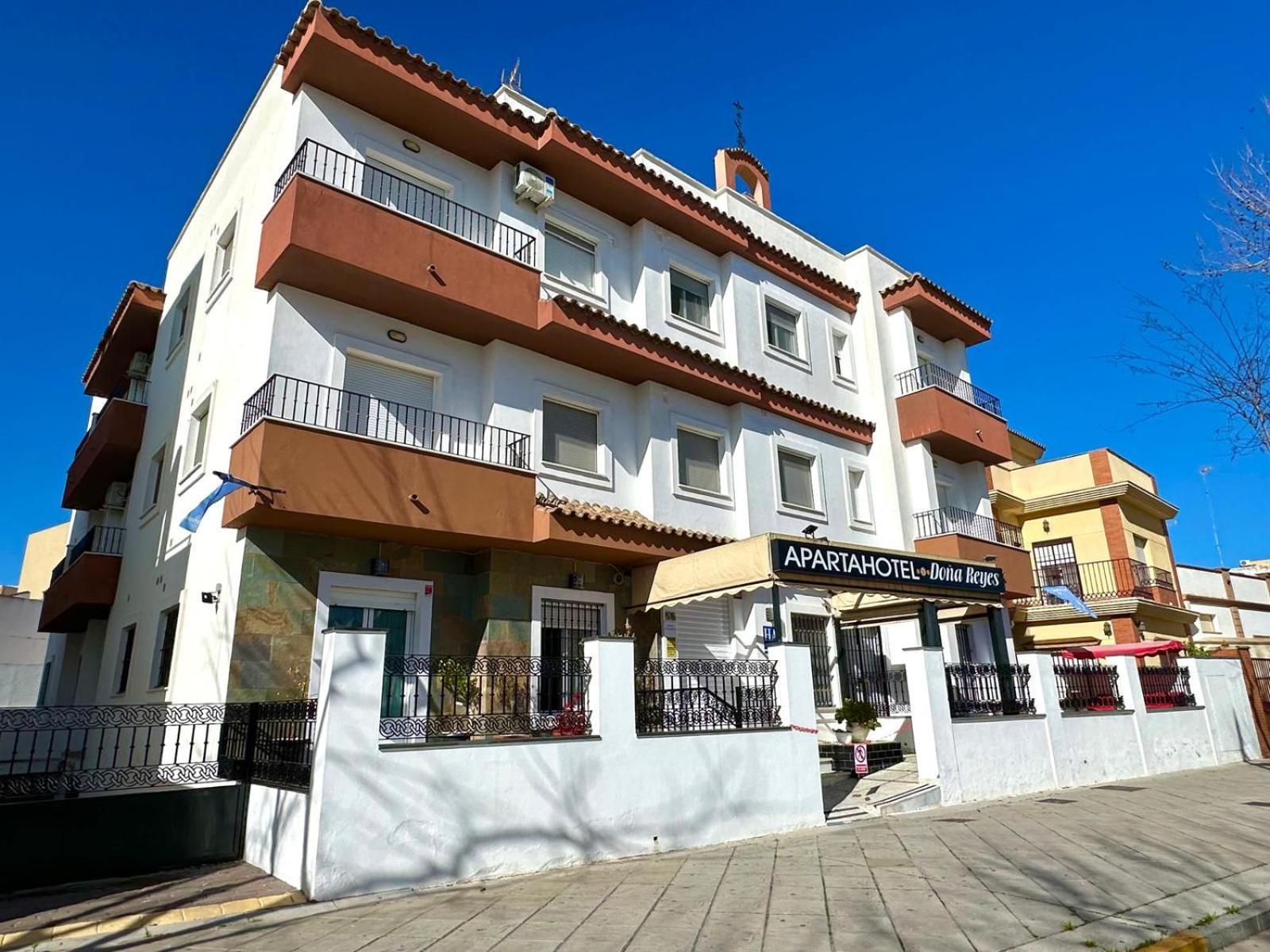 Apartahotel Dona Reyes Chipiona Exterior foto